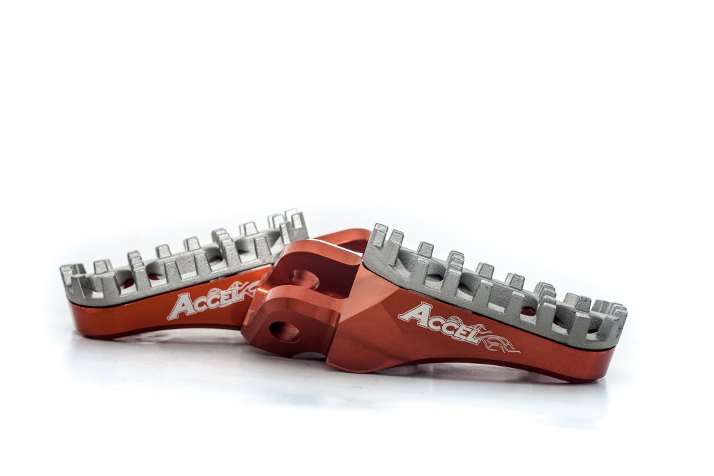 ACCEL ПІДНІЖКИ ДЛЯ KTM SX/SXF/EXC/EXCF '02-'15, РЕГУЛЬОВАНА ШИРИНА, колір помаранчевий, (КОМПЛЕКТ З 2 ШТУК)