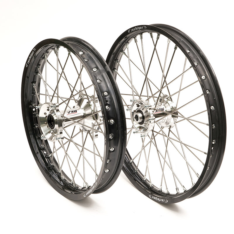 Заднє колесо REX WHEELS 18 дюймів 18-2.15 чорний обід/срібна втулка 20 мм для BETA 250/300RR '13-